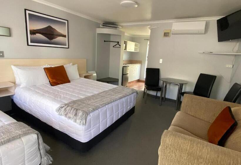 Escritório Estándar, Lakeside Taupo Motel