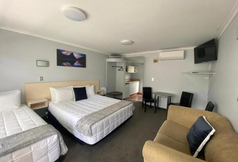 Escritório Estándar, Lakeside Taupo Motel