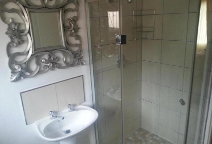 דירת שלושה חדרים, The Crescent Guesthouses  Bnb/self Catering