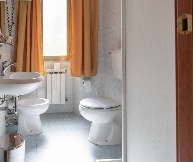 اتاق استاندارد چهار تخته, Villa Rosy