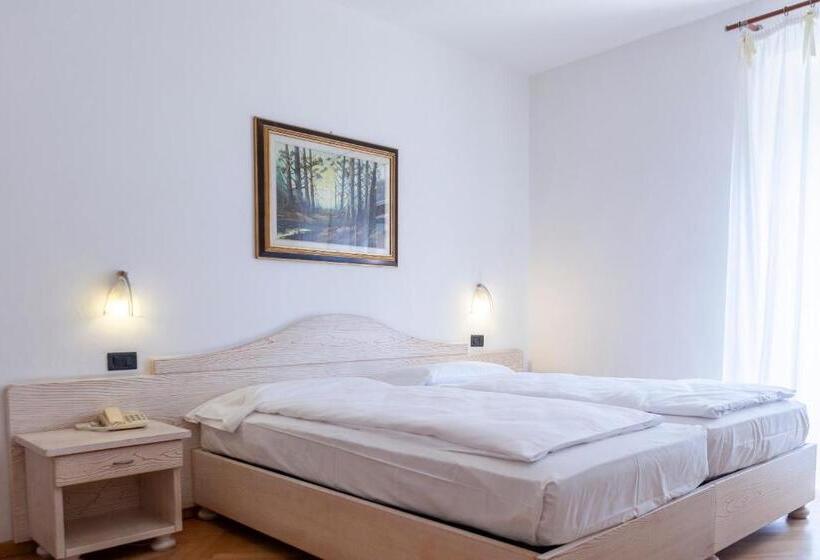 اتاق استاندارد چهار تخته, Epoche Hotel Zanella 1889