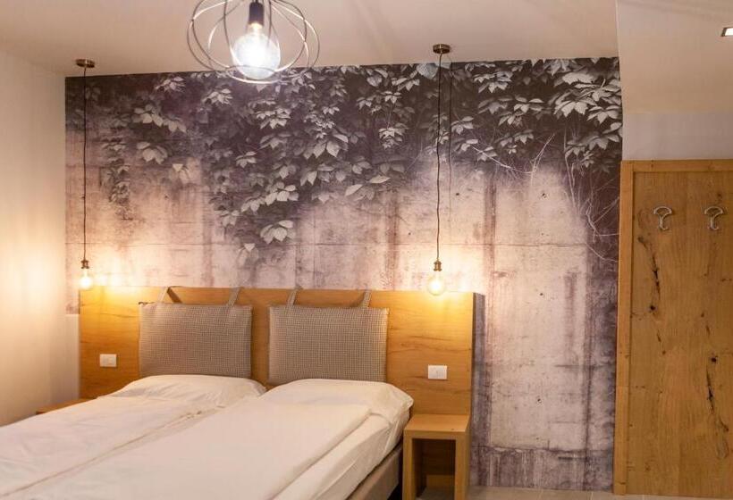 اتاق استاندارد چهار تخته, Epoche Hotel Zanella 1889