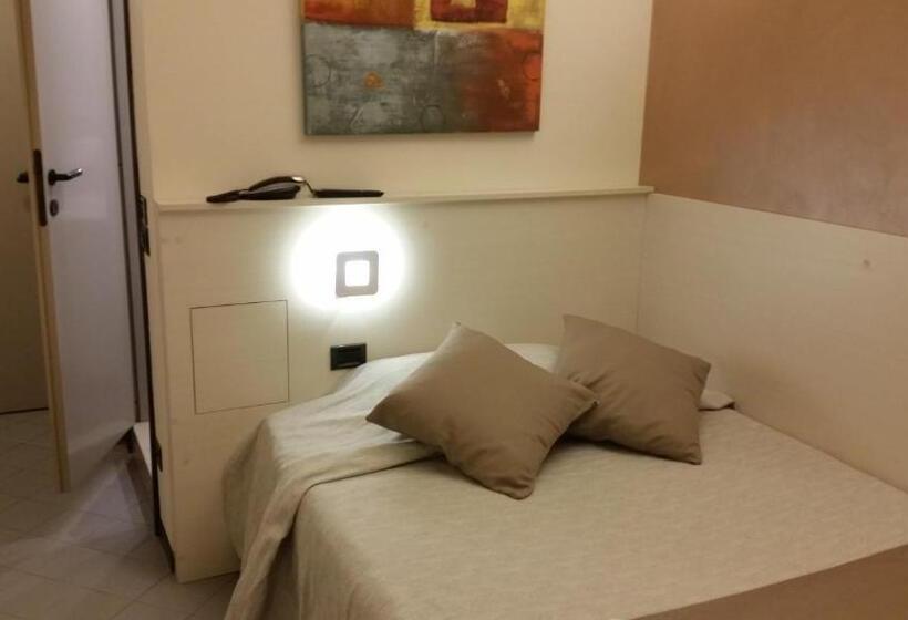 اتاق استاندارد یک نفره, Albergo Al Cacciatore