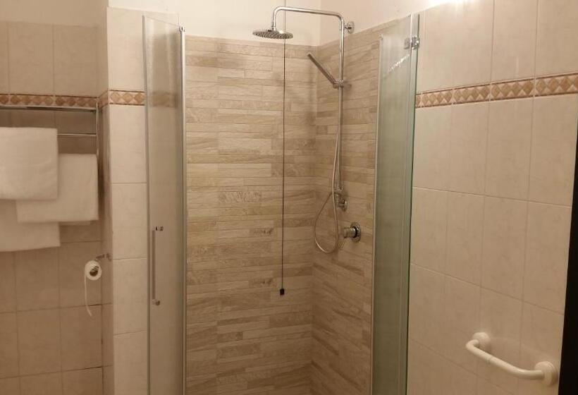 اتاق استاندارد, Albergo Al Cacciatore