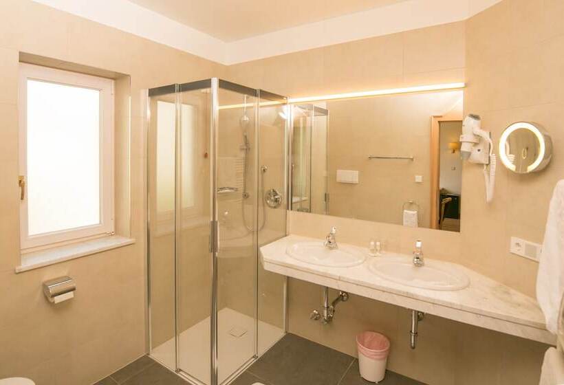 Номер Superior с Балконом, Goldenes Roessl Adults Only
