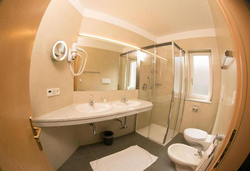 Номер Superior с Балконом, Goldenes Roessl Adults Only