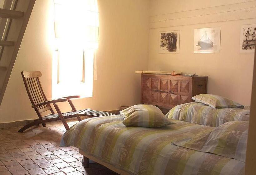 Номер Стандарт Вид на Сад, Demeure De Digoine Chambre D Hotes