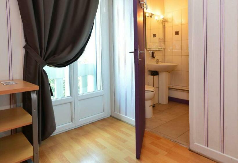 Номер Стандарт, Hôtel La Croix Blanche