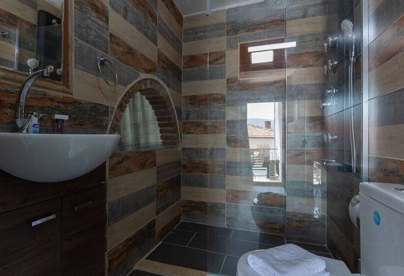 Номер Deluxe, Rebetika Hotel & Bistro