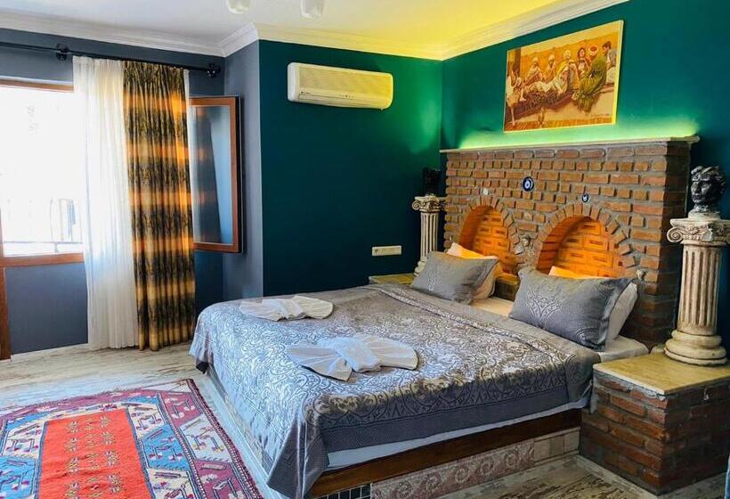Номер Deluxe, Rebetika Hotel & Bistro