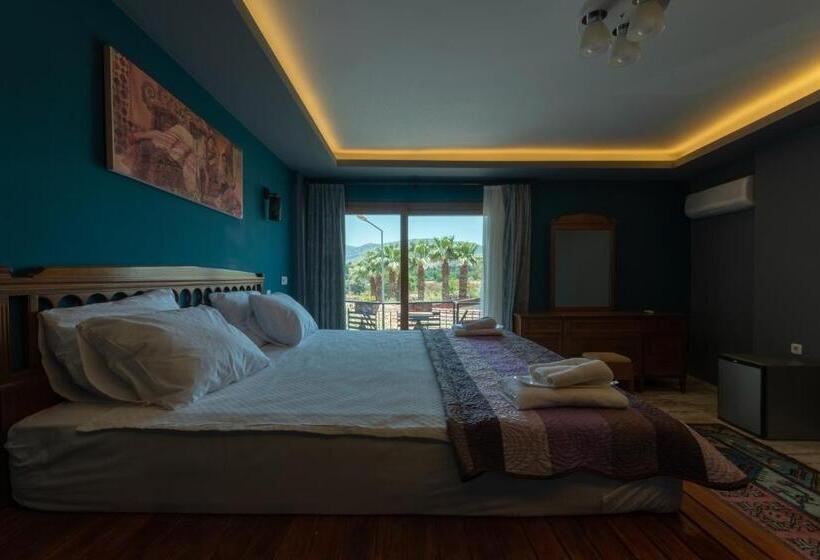 Номер Deluxe Кровать Кинг, Rebetika Hotel & Bistro