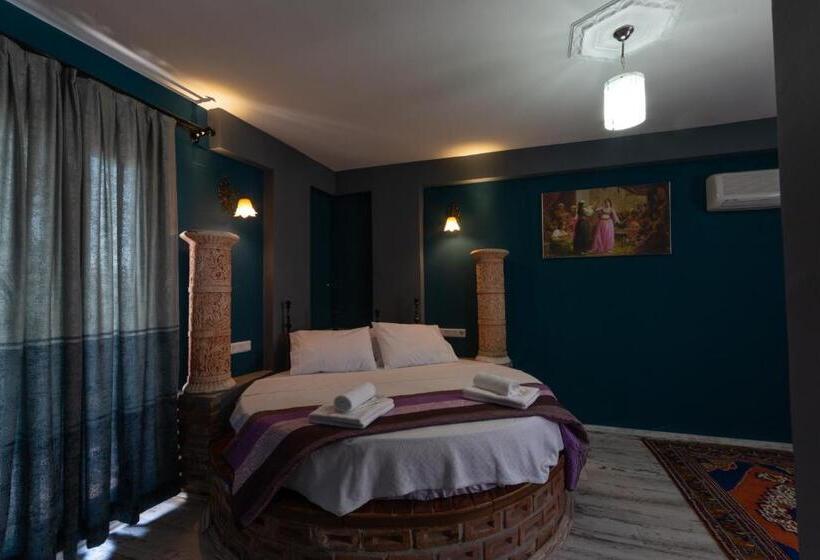 Номер Deluxe, Rebetika Hotel & Bistro