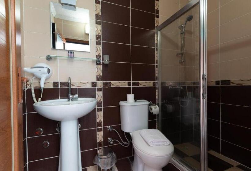 Семейный Номер, Rebetika Hotel & Bistro