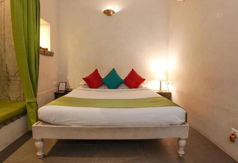 Quarto Deluxe, Madri Haveli