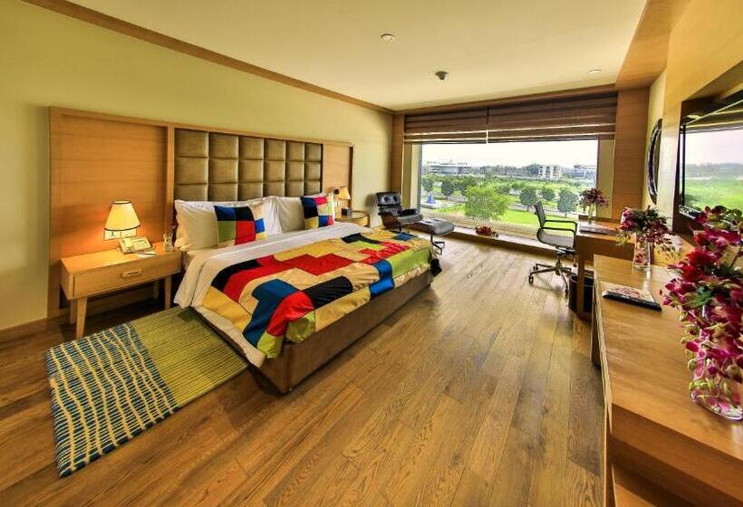 Номер Deluxe Кровать Кинг, The Lalit Chandigarh