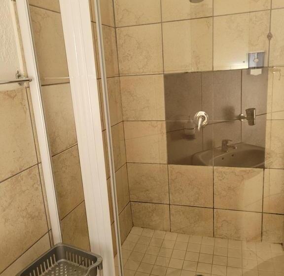 اتاق استاندارد چهار تخته, 196 On Victoria Bed & Breakfast