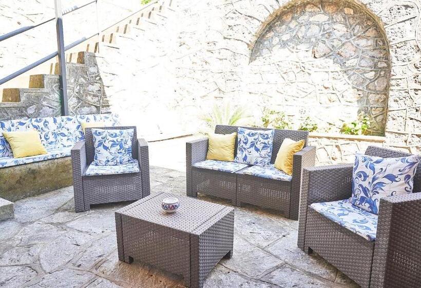 اتاق لوکس, Villa La Gitana