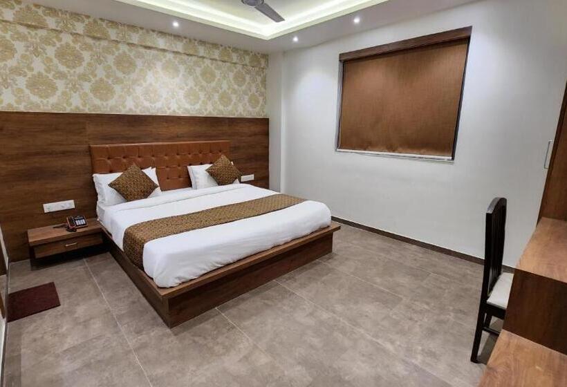 اتاق سوپریور, Nova Pride