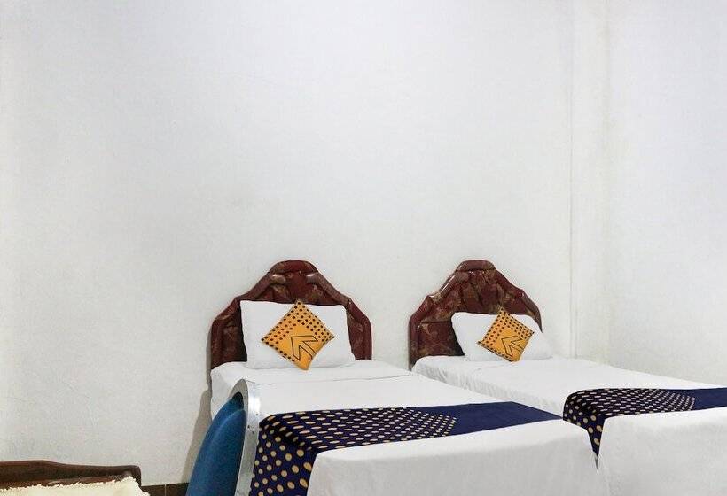 Трежместный Номер Economy, Spot On 91212 Hotel Kelimutu