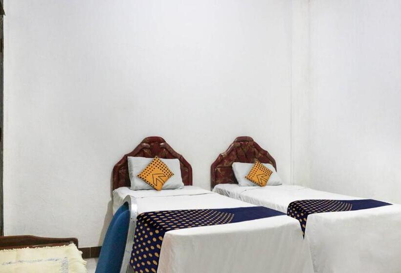 Номер Basic, Spot On 91212 Hotel Kelimutu