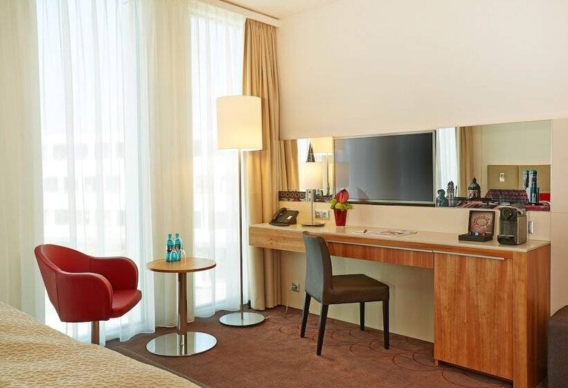 Номер Deluxe, H4 Hotel München Messe