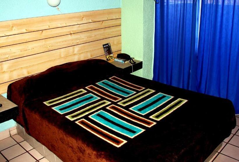 اتاق استاندارد سه نفره, Miramar