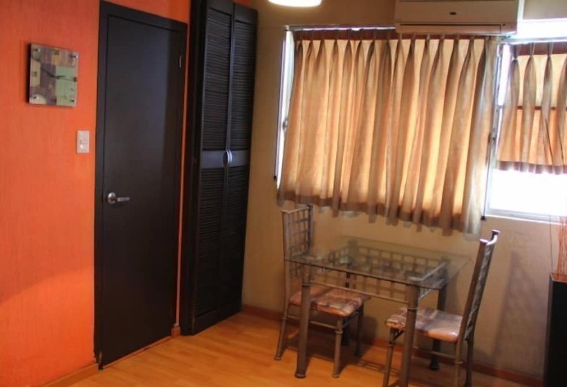 اتاق استاندارد سه نفره, Miramar