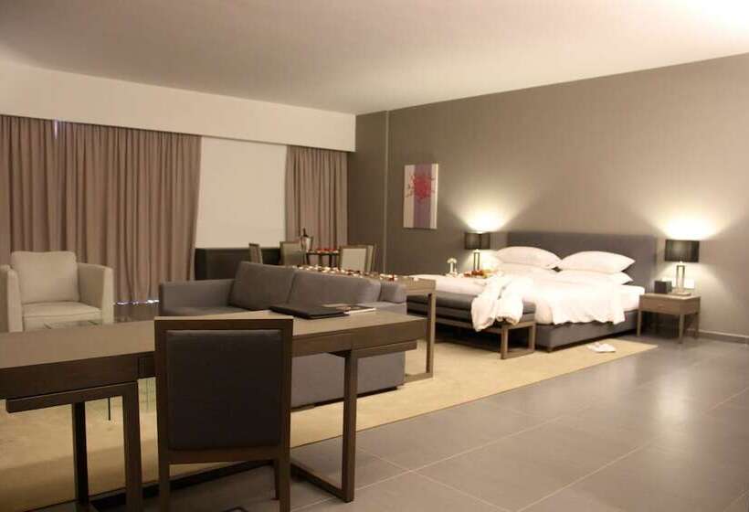 سوییت با چشم‌انداز دریا, Pangea Beach Resort