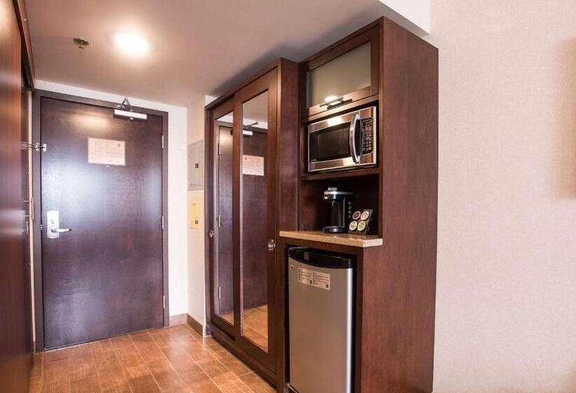 Люкс, Quality Inn & Suites