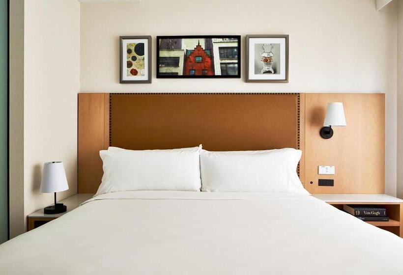 اتاق استاندارد با تخت بزرگ برای معلولان, Indigo Nyc Financial District, An Ihg