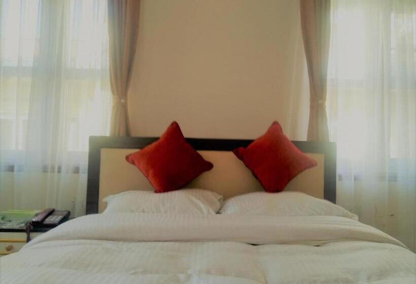 اتاق استاندارد با بالکن, Hidden Leaf Bed & Breakfast