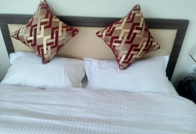 اتاق استاندارد با سرویس بهداشتی مشترک, Hidden Leaf Bed & Breakfast