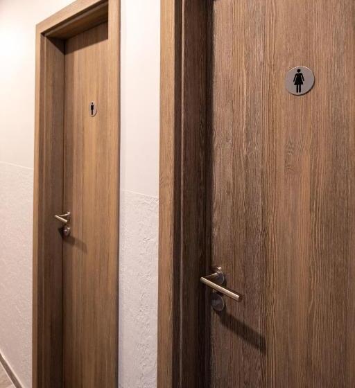 バス共有のスタンダードルーム, Garni Moers