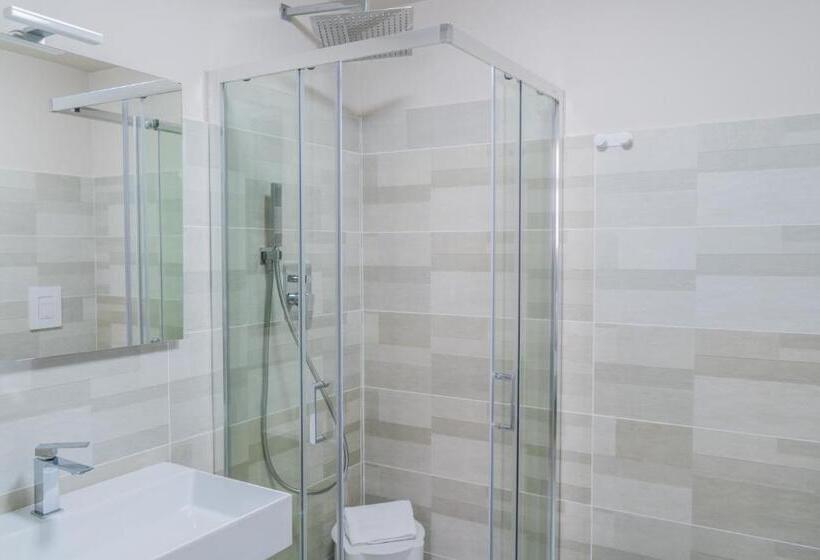 سوییت جونیور با بالکن, Le Suite Di Via Veneto,35