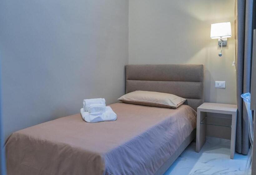 اتاق استاندارد یک نفره, Le Suite Di Via Veneto,35