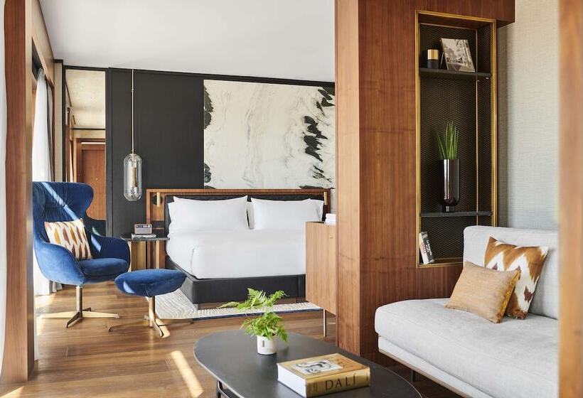 Suite with Terrace, Thompson Madrid, By Hyatt