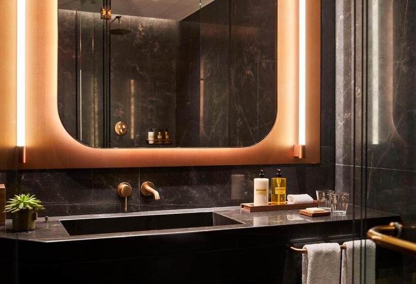 اتاق استاندارد با تخت بزرگ, Thompson Madrid, By Hyatt