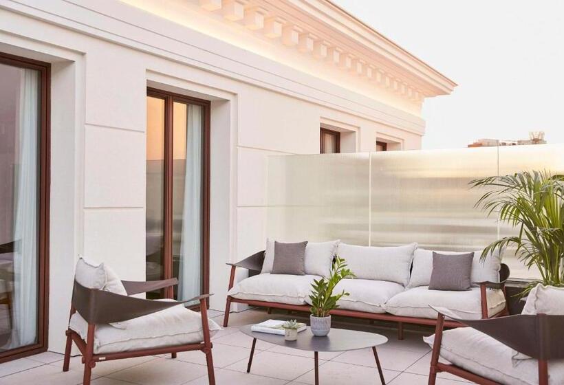 سوئیت جونیور با تراس, Thompson Madrid, By Hyatt