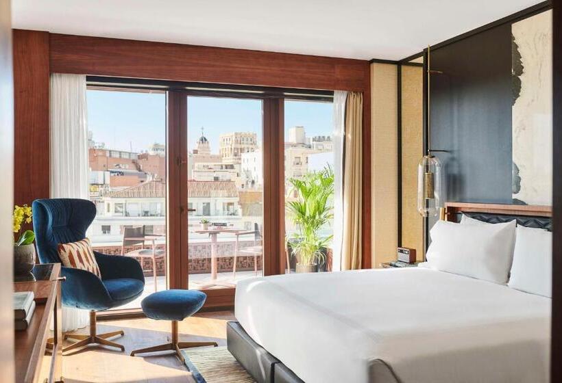 Suite with Terrace, Thompson Madrid, By Hyatt