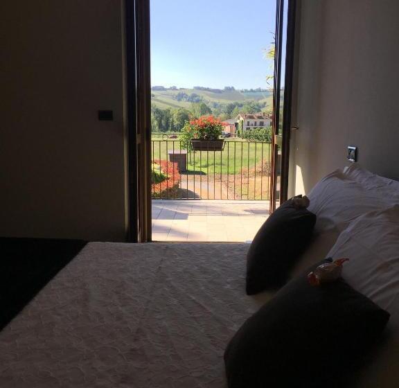 اتاق لوکس با بالکن, Cascina Rocca Agriturismo B&b
