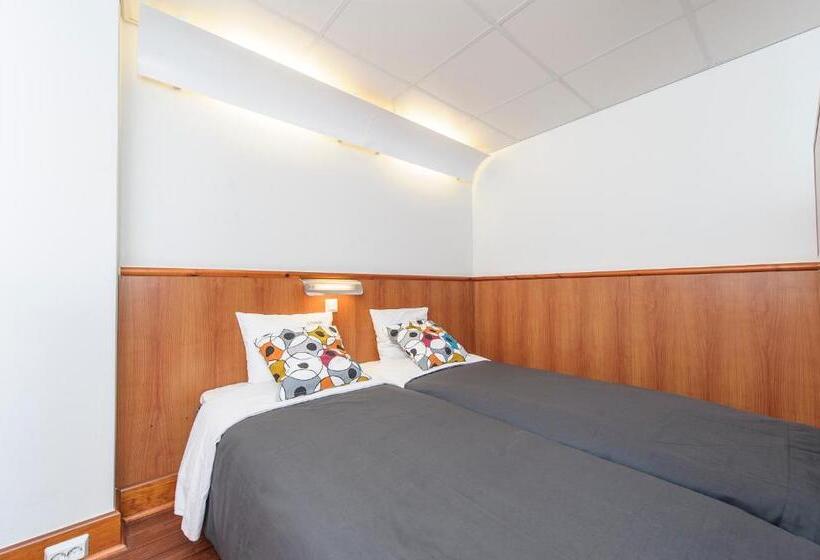Номер Стандарт Трехместный, Forenom Aparthotel Tampere