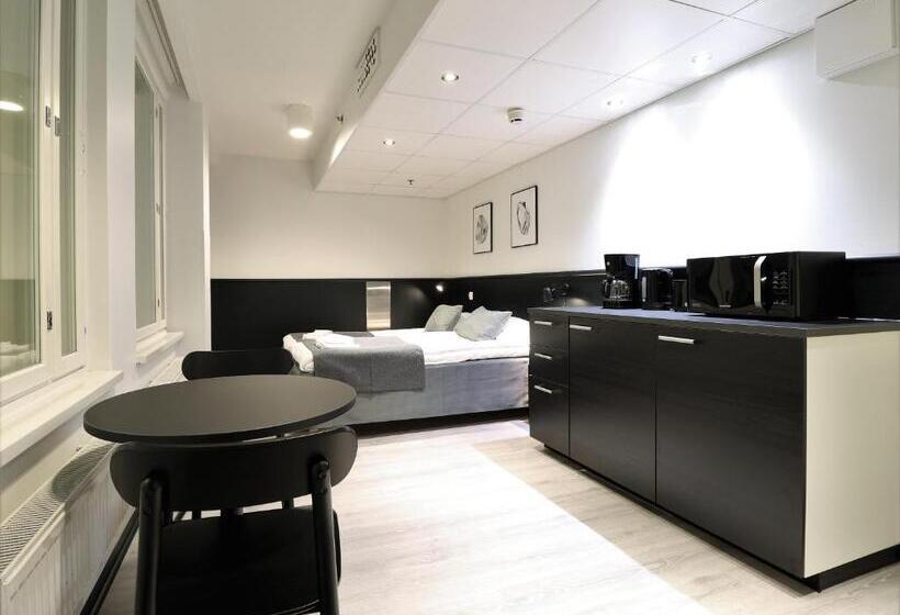 Номер Стандарт с Балконом, Forenom Aparthotel Tampere