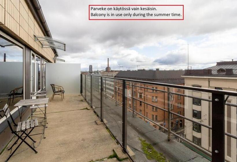 Номер Стандарт с Балконом, Forenom Aparthotel Tampere