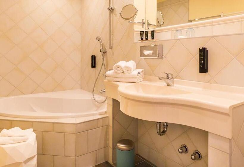Полулюкс, Solthus Hotel&spa