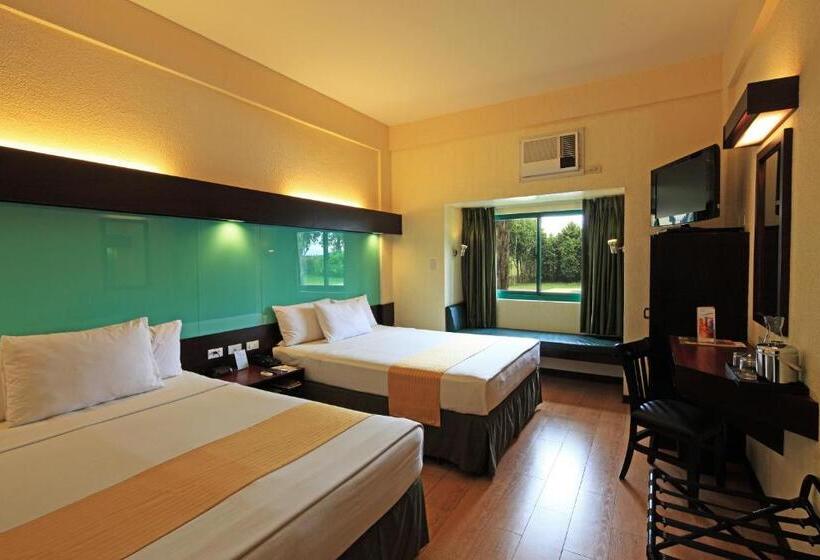 Номер Стандарт, Microtel By Wyndham Cabanatuan