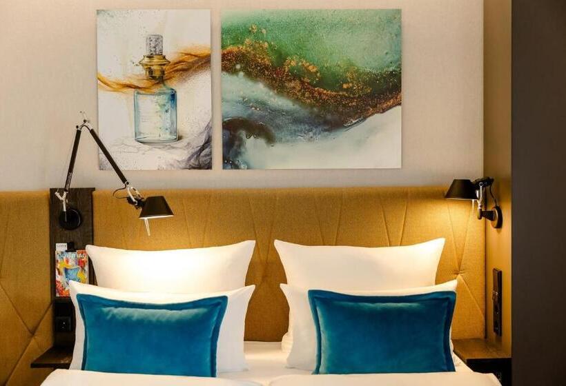 اتاق استاندارد با تخت بزرگ, Motel One Köln Waidmarkt