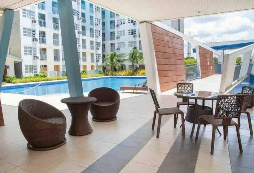 패밀리 룸, Seawind Condominium