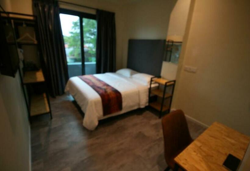 اتاق لوکس, Pangkor Pop Ash