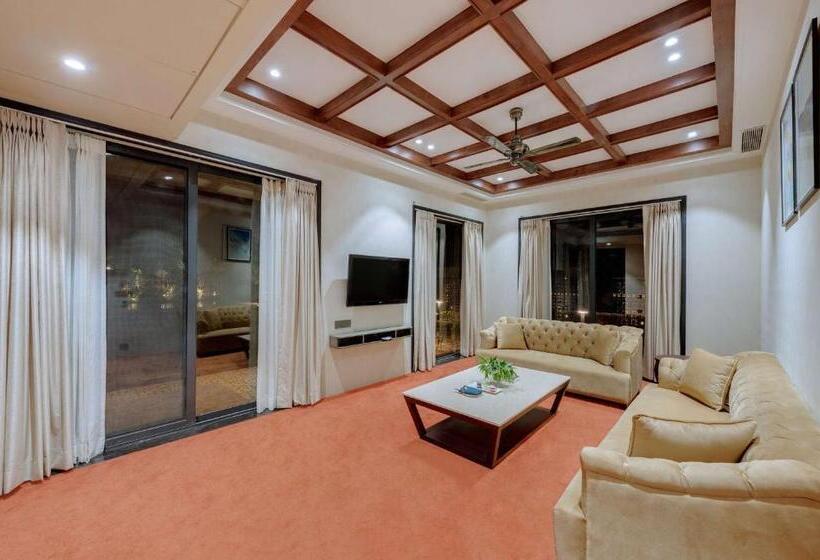 带花园和1个卧室的别墅, Radisson Hotel Kandla