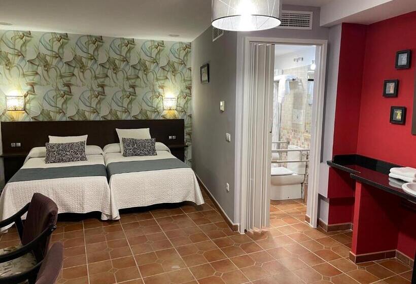 适合残疾人使用的标准间, Hostal El Griel No Disponemos De Recepción Física